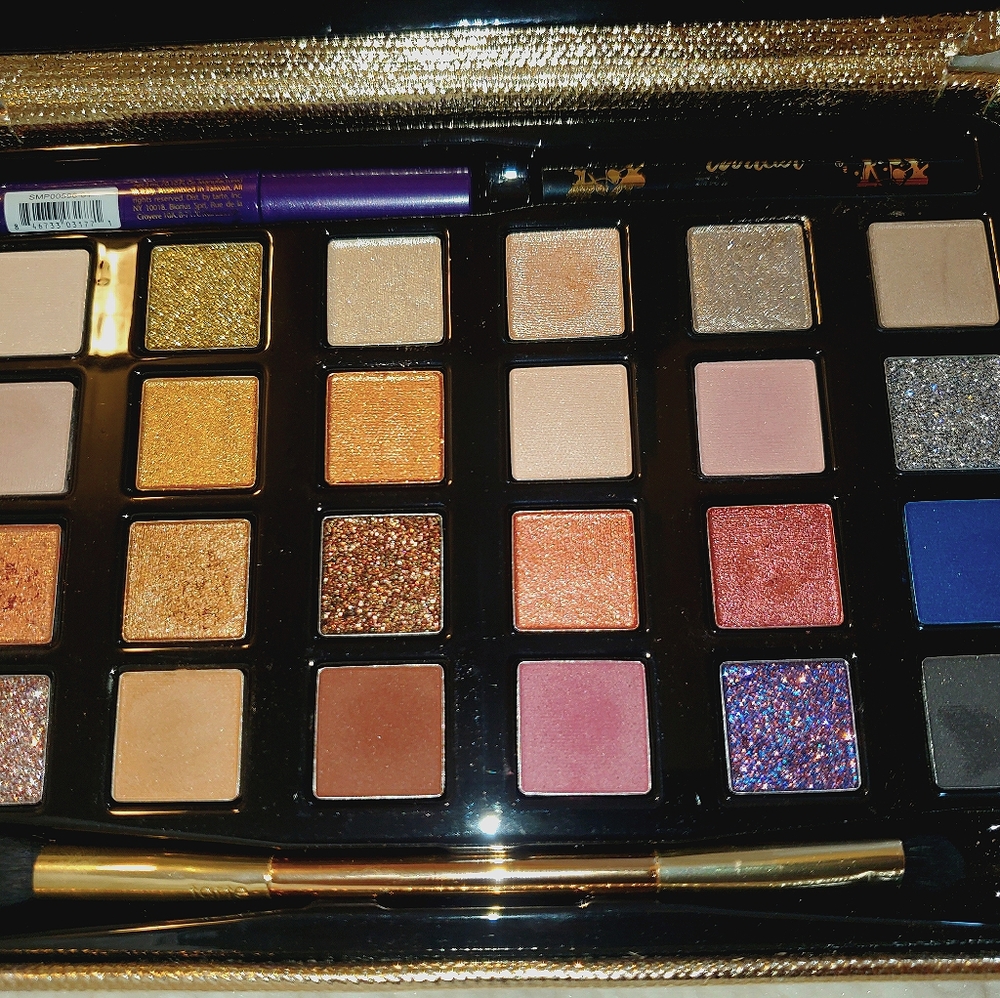 TARTE EYESHADOW PALETTE